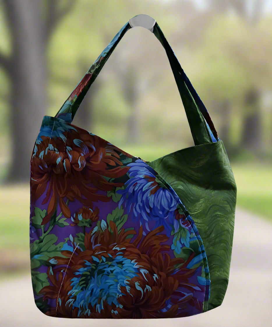 Mums and green tote
