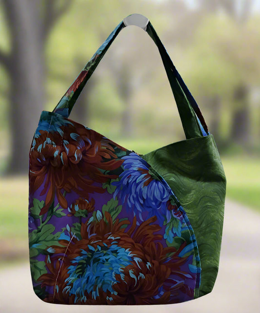 Mums and green tote